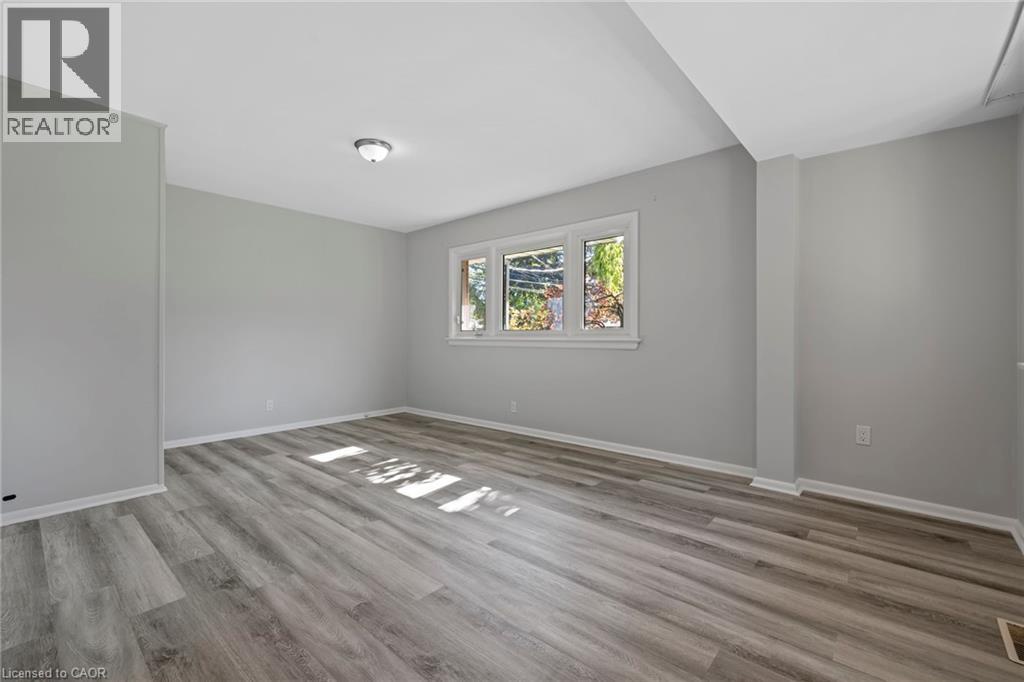 40 Bertram Drive, Dundas, Ontario