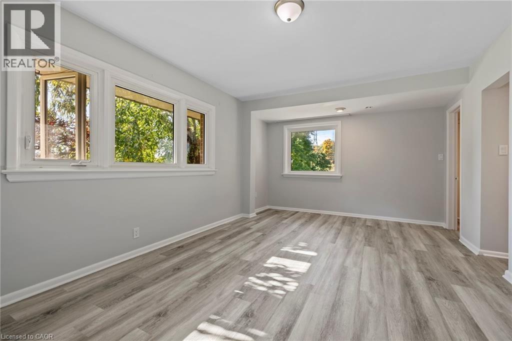 40 Bertram Drive, Dundas, Ontario