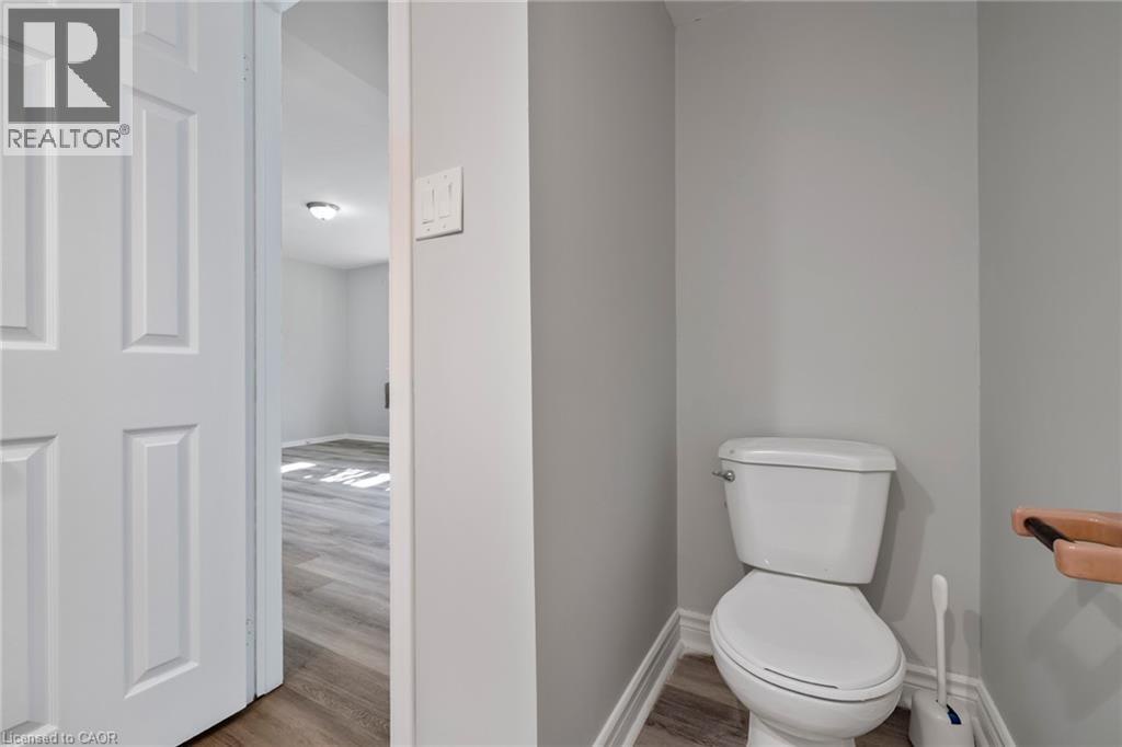 40 Bertram Drive, Dundas, Ontario