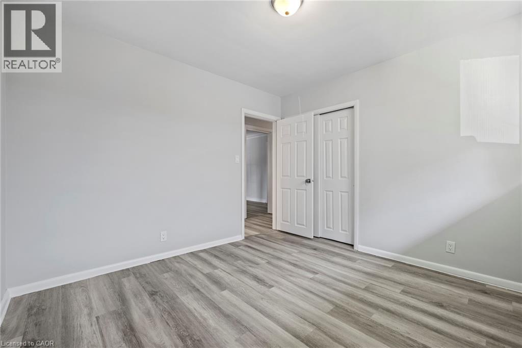 40 Bertram Drive, Dundas, Ontario