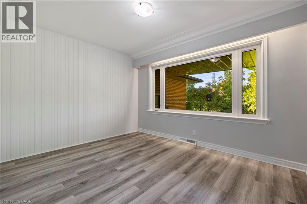 40 Bertram Drive, Dundas, Ontario