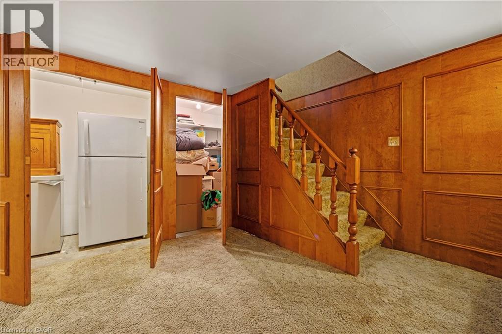 40 Bertram Drive, Dundas, Ontario