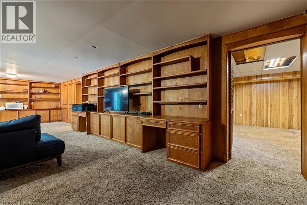 40 Bertram Drive, Dundas, Ontario