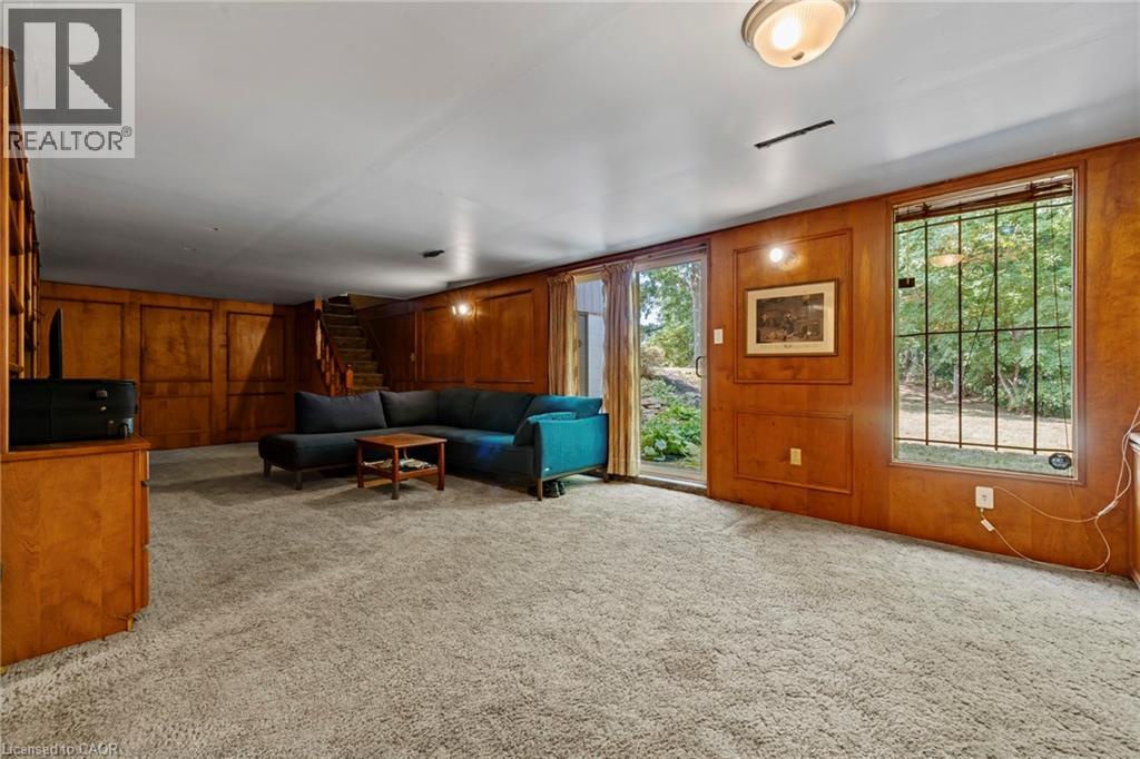 40 Bertram Drive, Dundas, Ontario