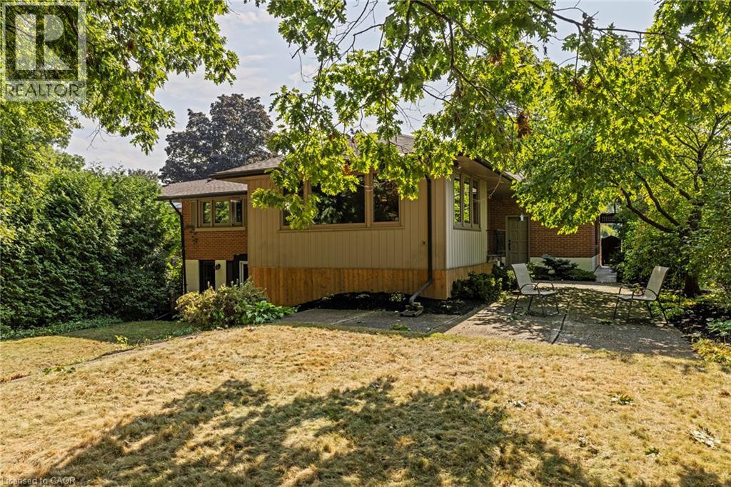 40 Bertram Drive, Dundas, Ontario