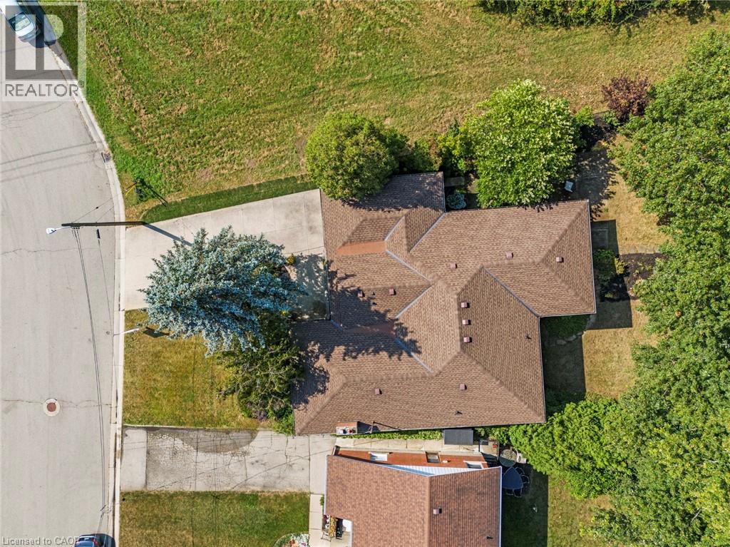 40 Bertram Drive, Dundas, Ontario