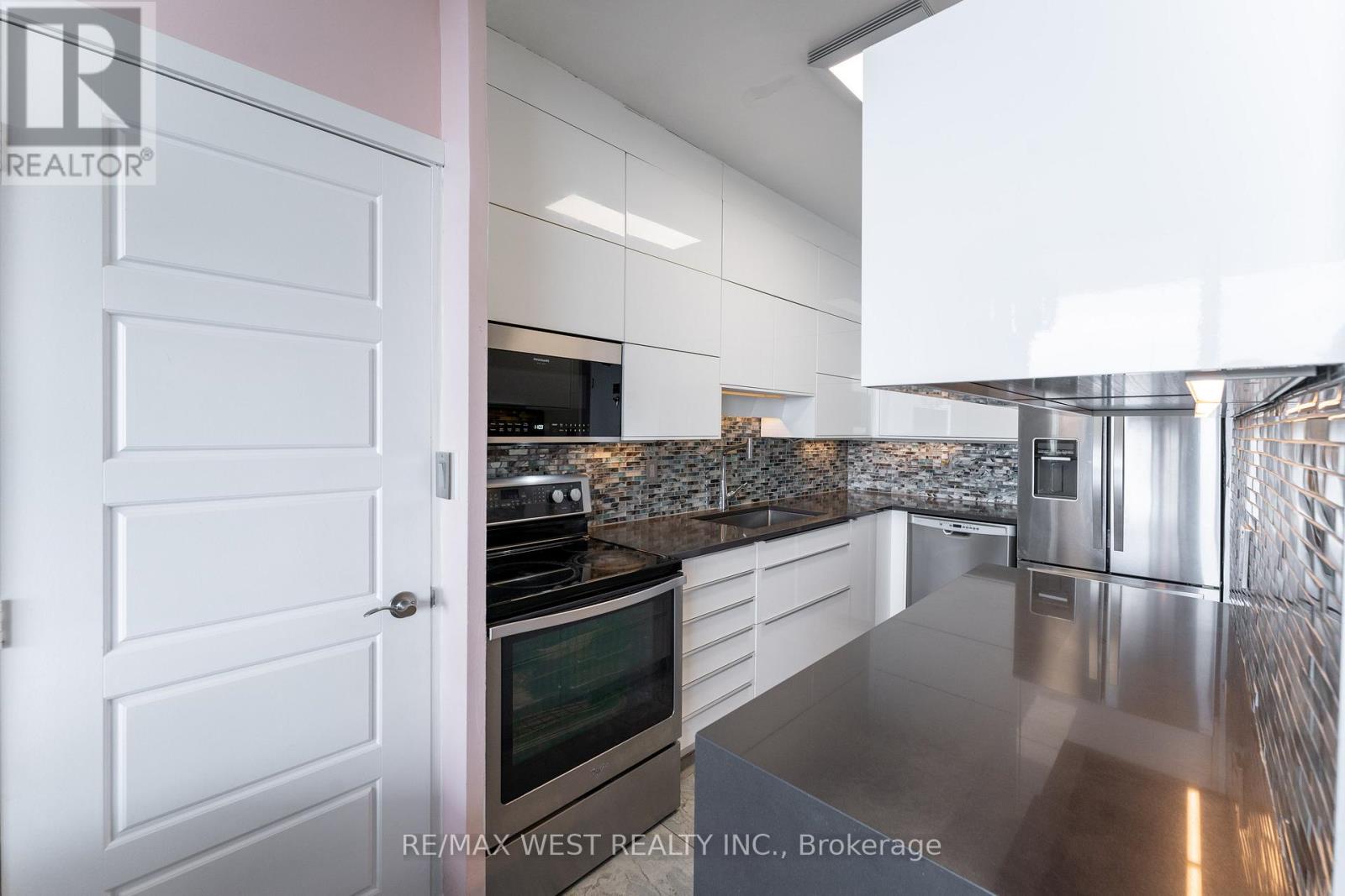 Ph5 - 5 Massey Square, Toronto (crescent Town), Ontario