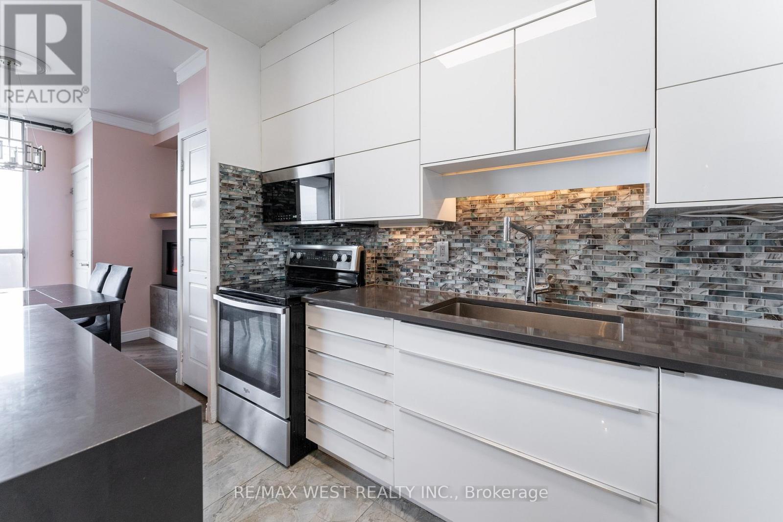 Ph5 - 5 Massey Square, Toronto (crescent Town), Ontario