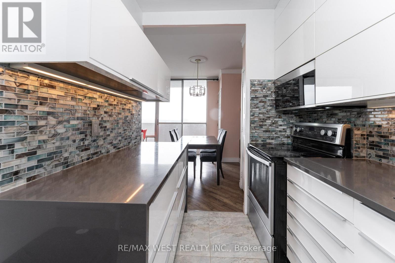 Ph5 - 5 Massey Square, Toronto (crescent Town), Ontario