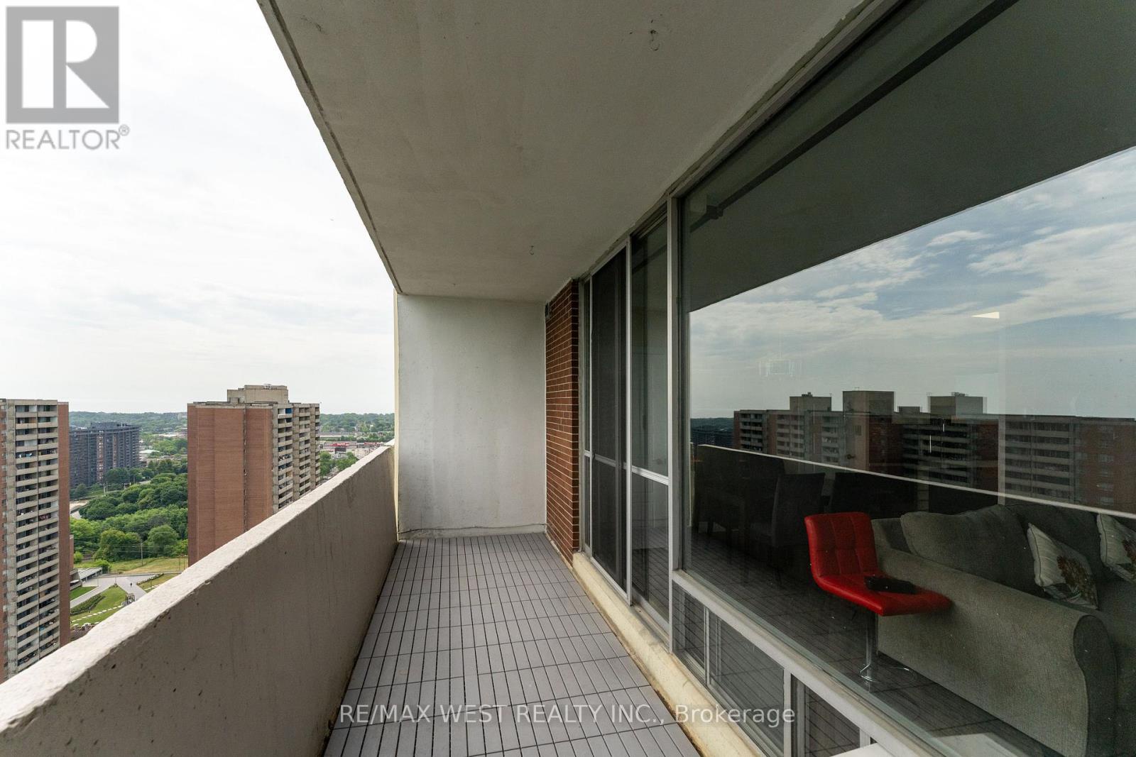 Ph5 - 5 Massey Square, Toronto (crescent Town), Ontario