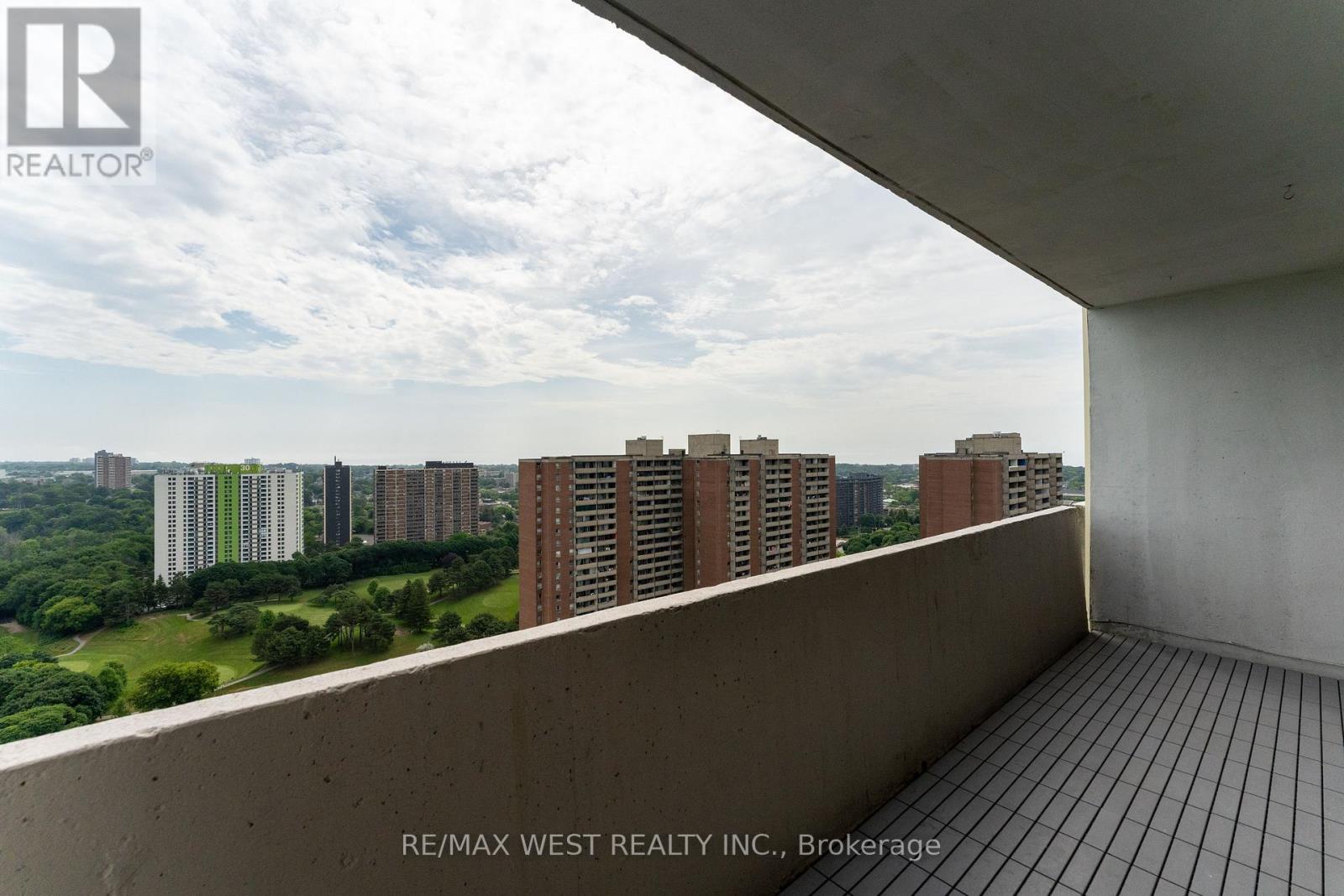 Ph5 - 5 Massey Square, Toronto (crescent Town), Ontario