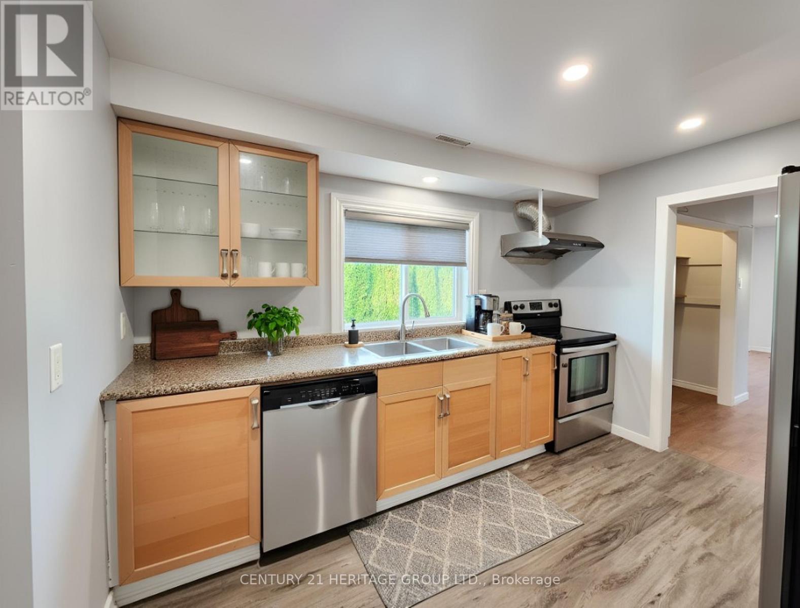 493 Lake Drive S, Georgina (keswick South), Ontario