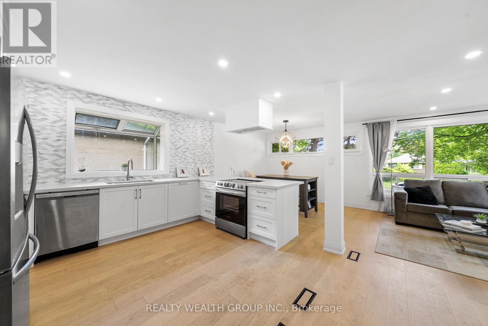 39 Treadgold Crescent, Toronto (parkwoods-donalda), Ontario