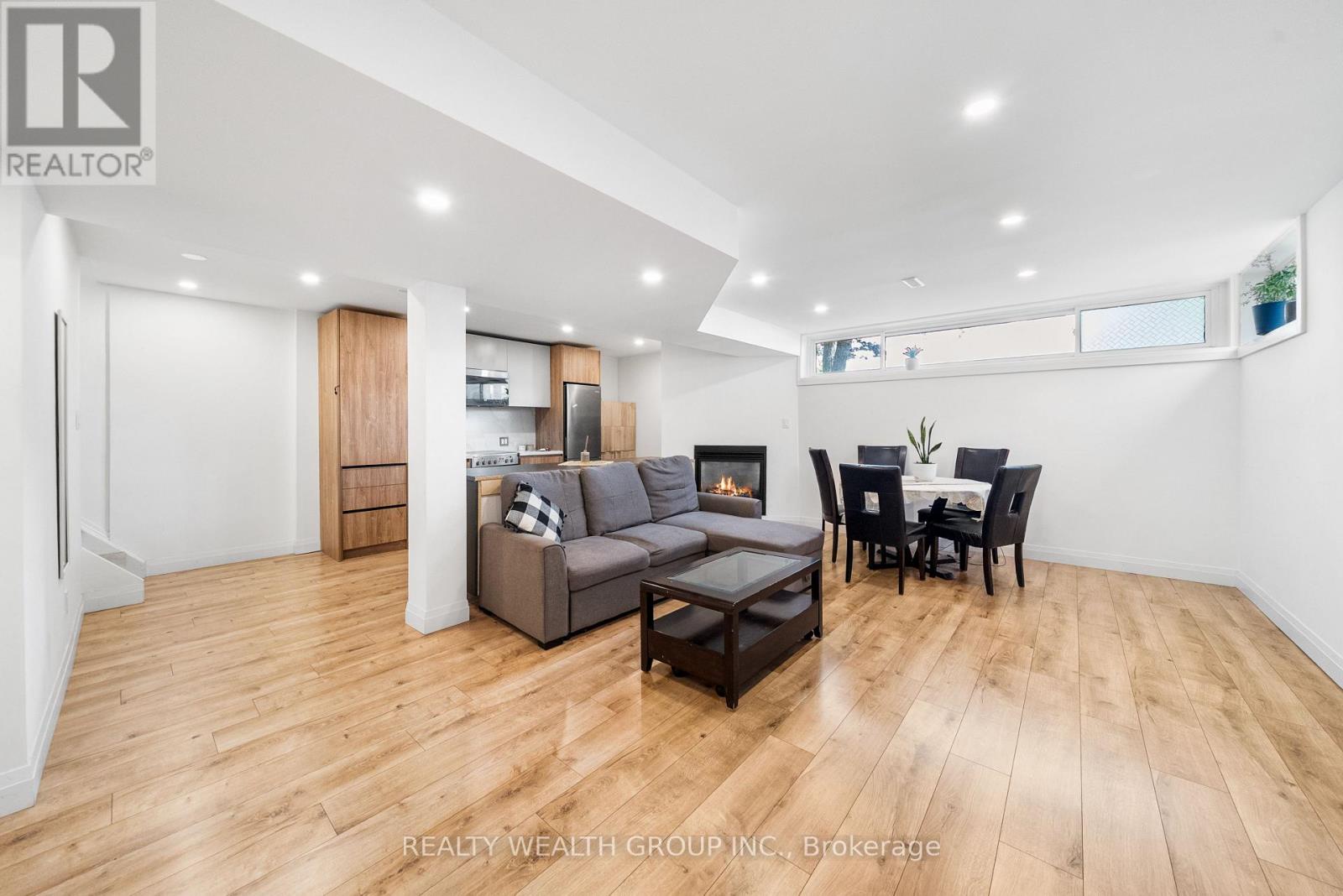 39 Treadgold Crescent, Toronto (parkwoods-donalda), Ontario