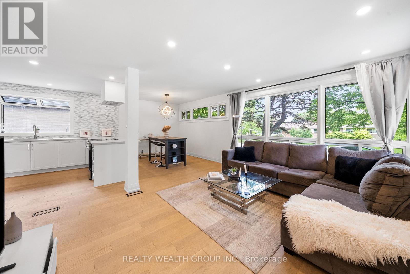 39 Treadgold Crescent, Toronto (parkwoods-donalda), Ontario