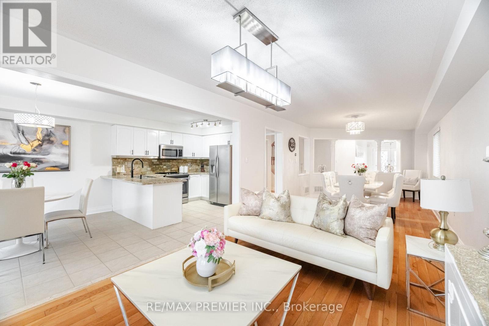 117 Professor Day Drive, Bradford West Gwillimbury (bradford), Ontario