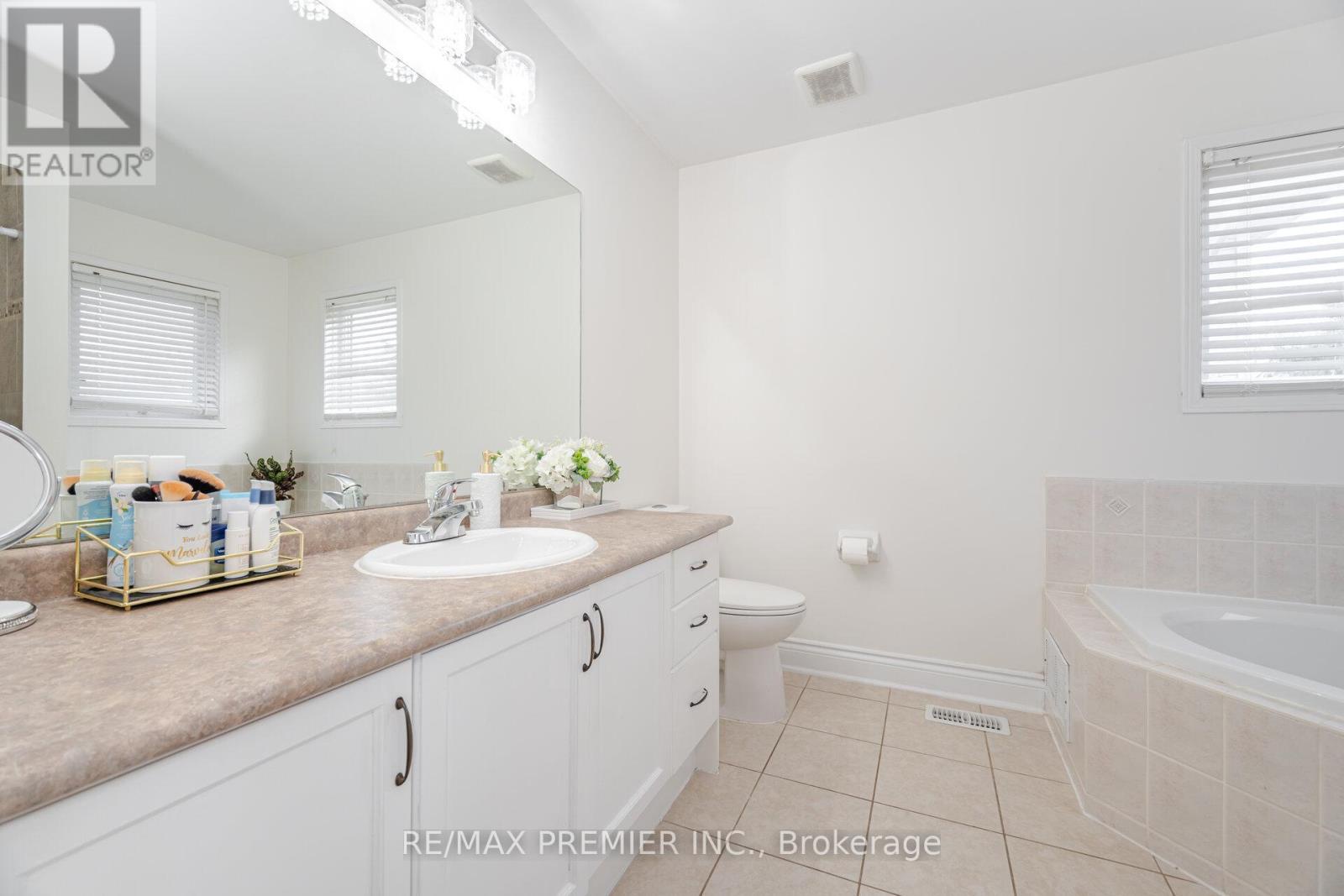 117 Professor Day Drive, Bradford West Gwillimbury (bradford), Ontario