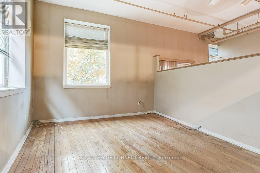 1 - 121 Prescott Avenue, Toronto (weston-pellam Park), Ontario