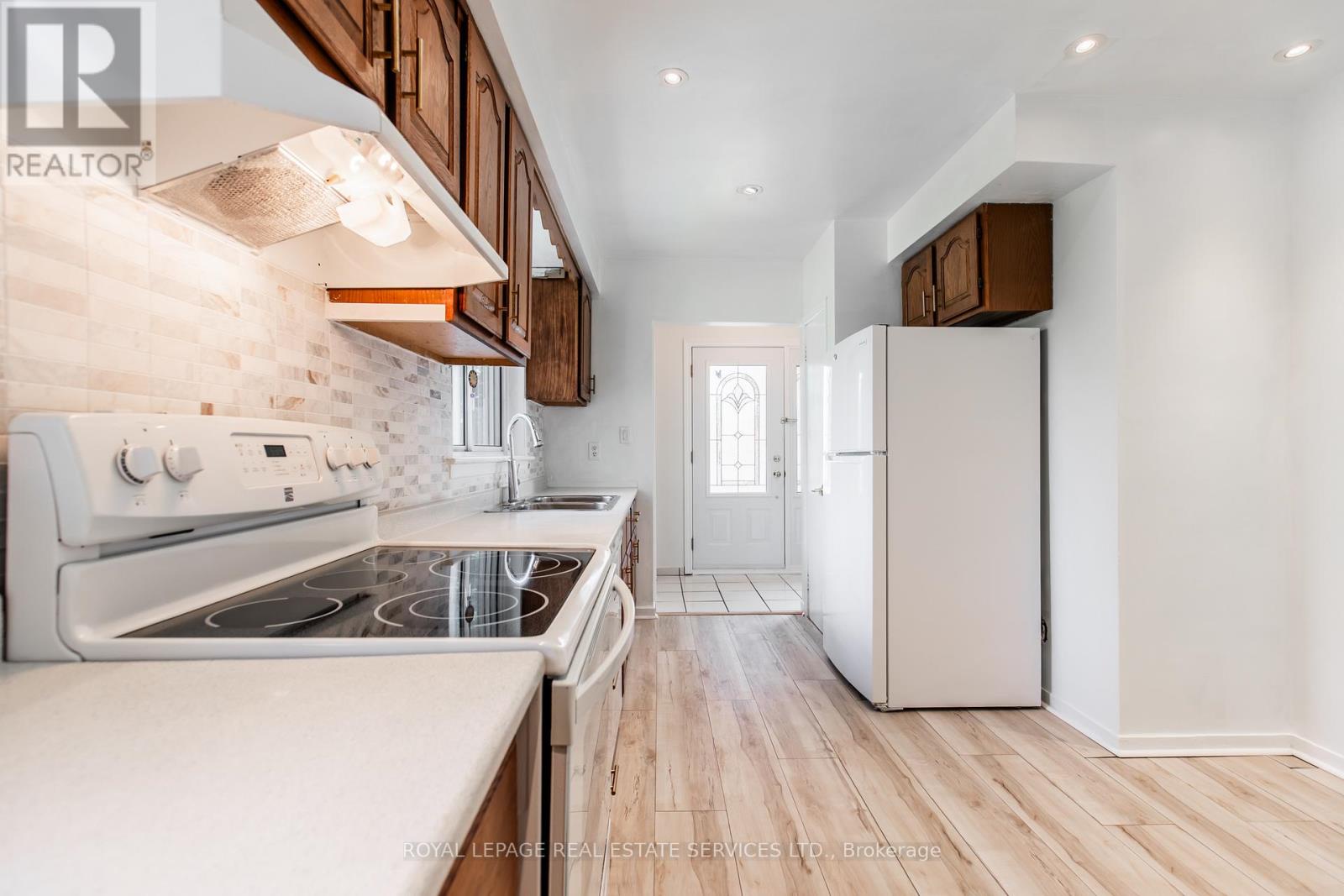 75 Upwood Avenue, Toronto (rustic), Ontario