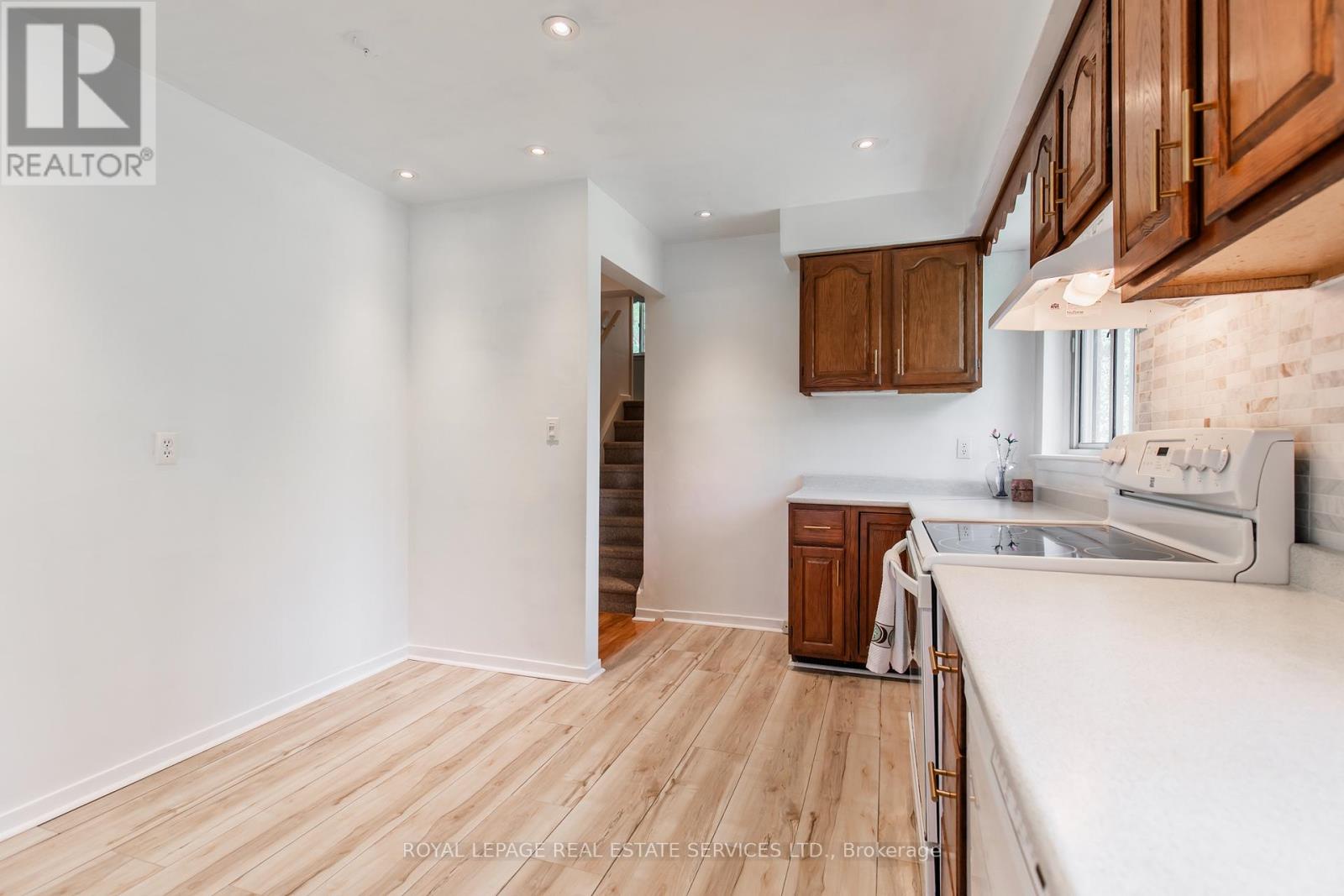 75 Upwood Avenue, Toronto (rustic), Ontario