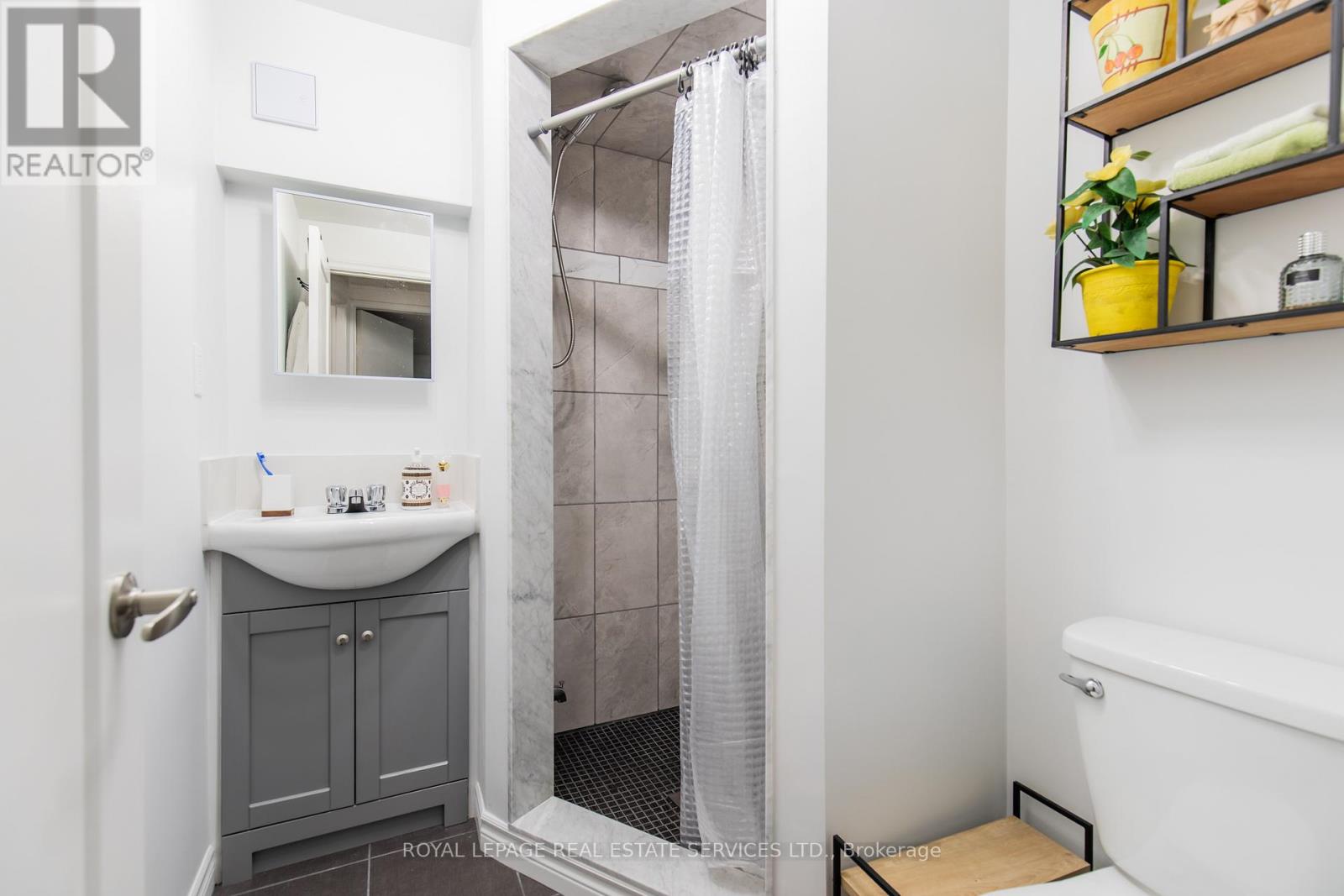 75 Upwood Avenue, Toronto (rustic), Ontario