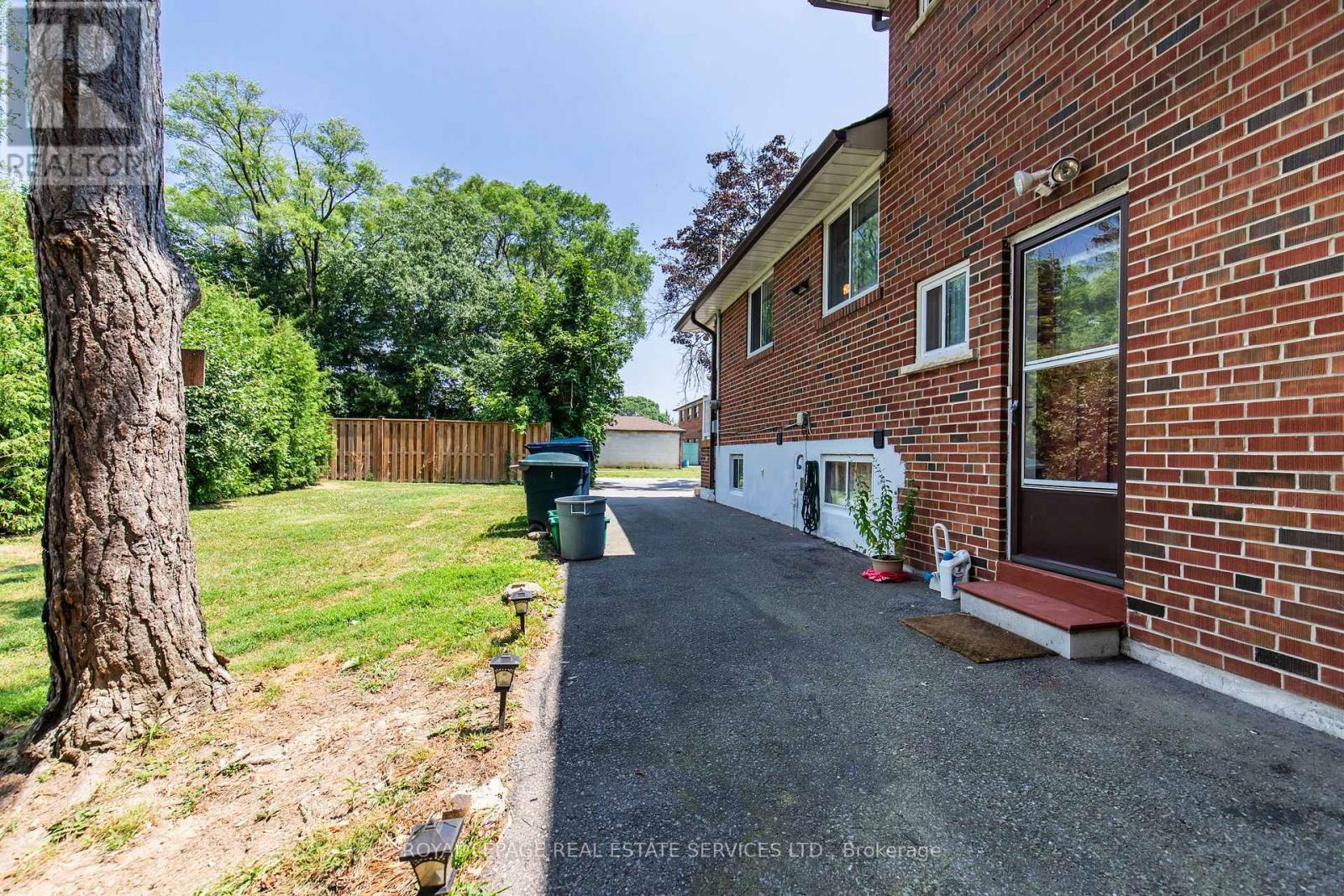 75 Upwood Avenue, Toronto (rustic), Ontario