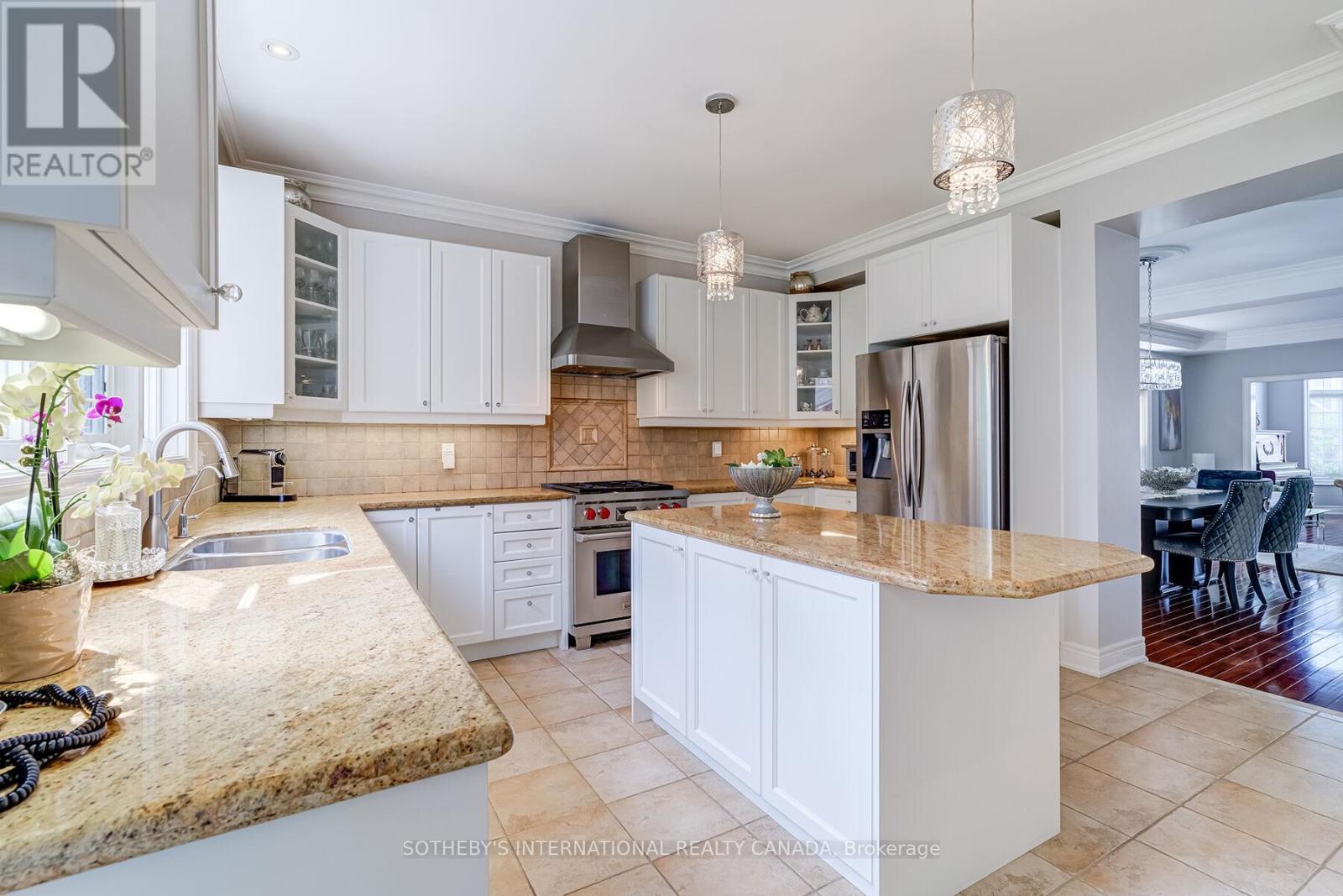 5 Xavier Court, Brampton (bram West), Ontario