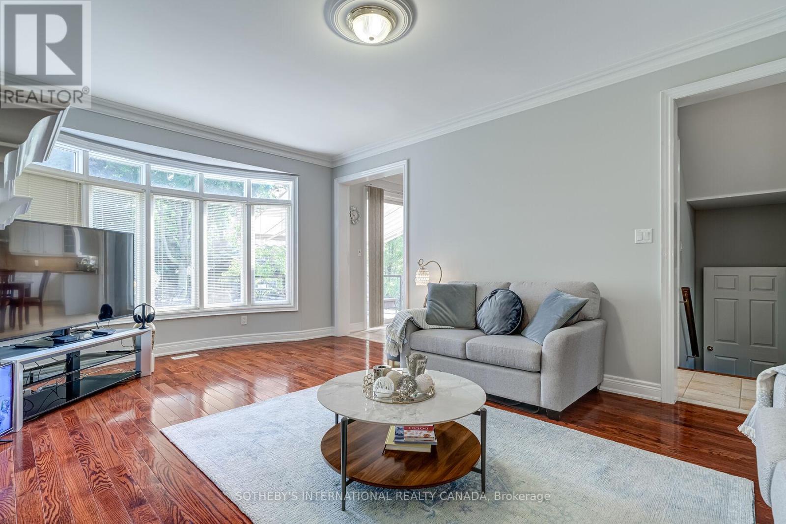 5 Xavier Court, Brampton (bram West), Ontario