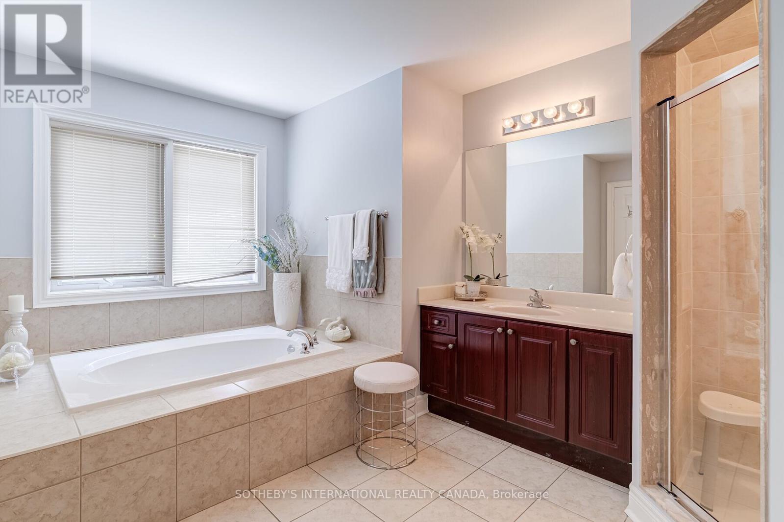 5 Xavier Court, Brampton (bram West), Ontario