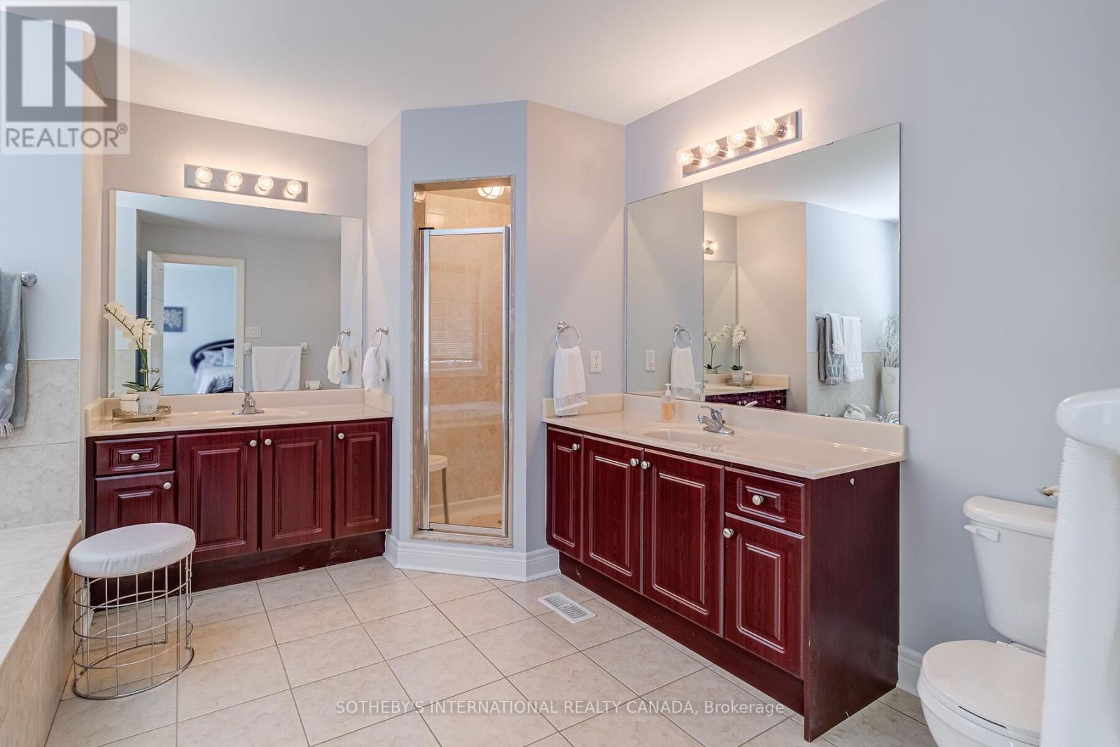 5 Xavier Court, Brampton (bram West), Ontario