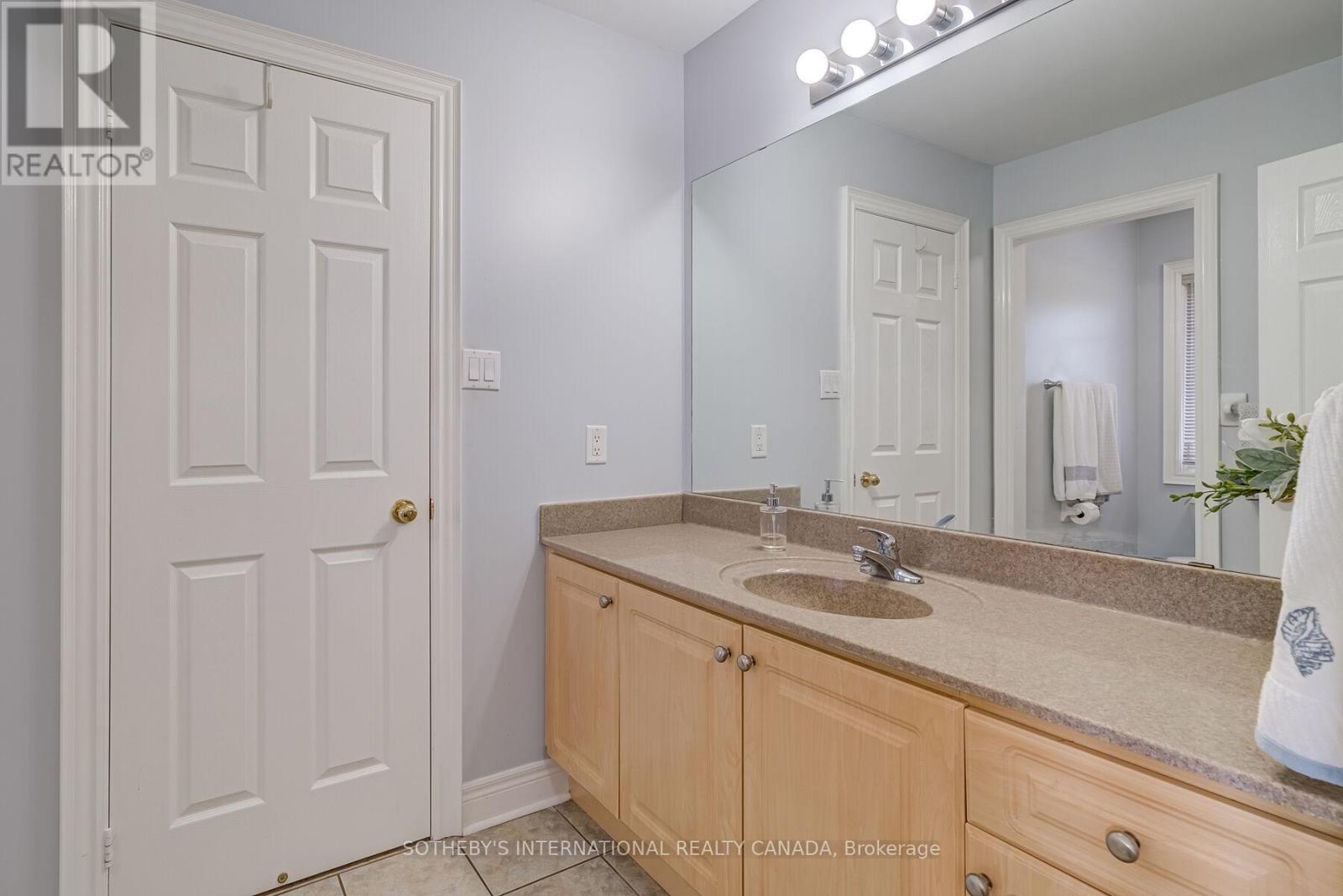 5 Xavier Court, Brampton (bram West), Ontario