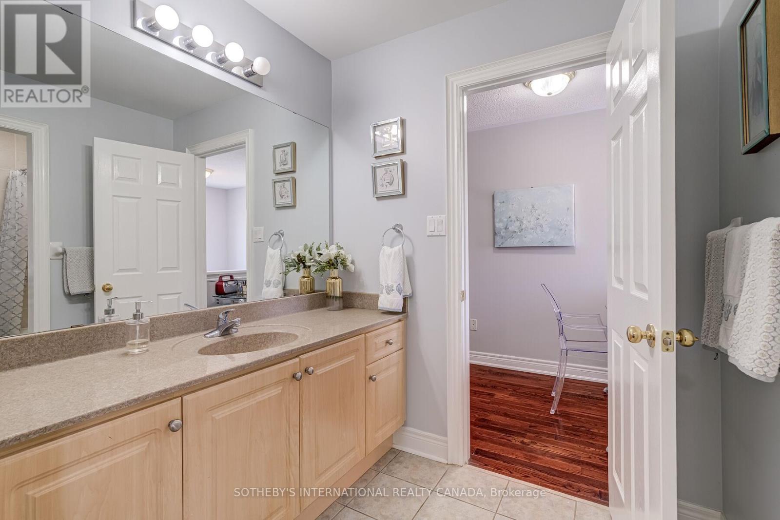 5 Xavier Court, Brampton (bram West), Ontario