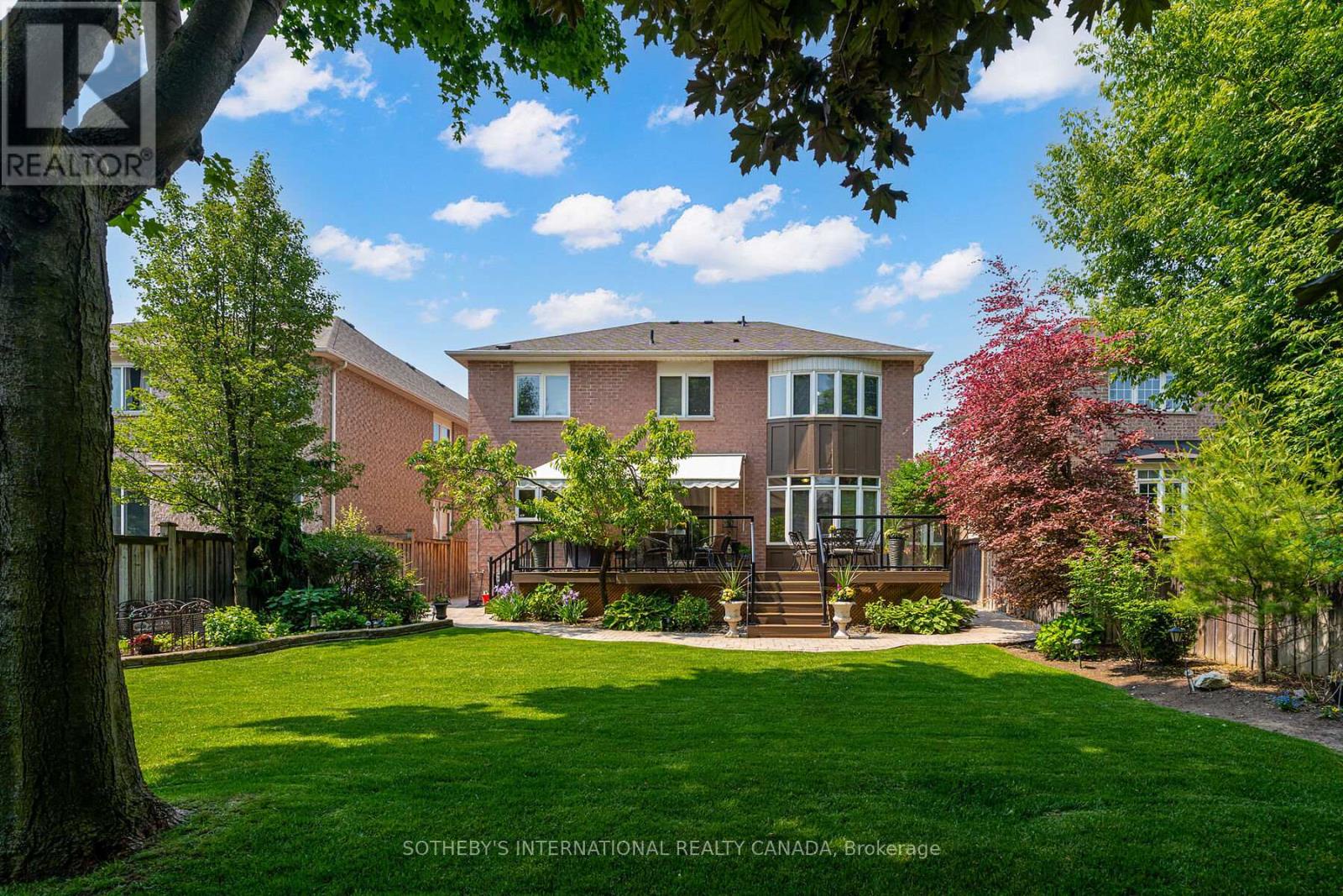 5 Xavier Court, Brampton (bram West), Ontario