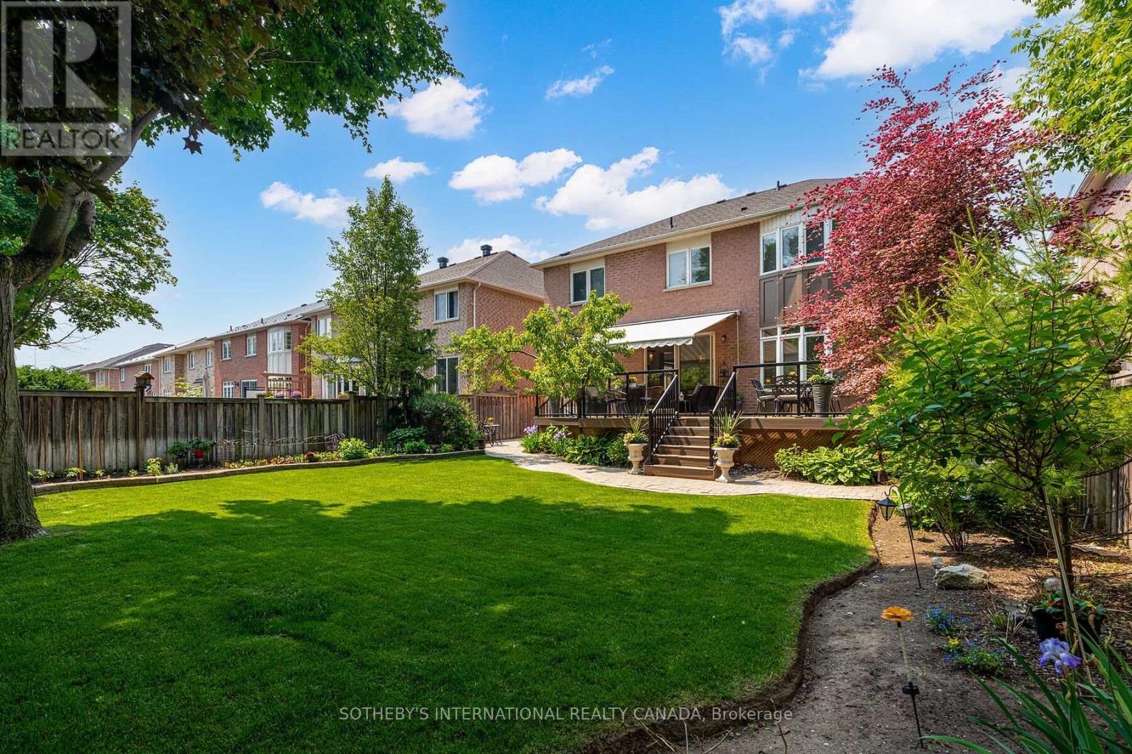 5 Xavier Court, Brampton (bram West), Ontario