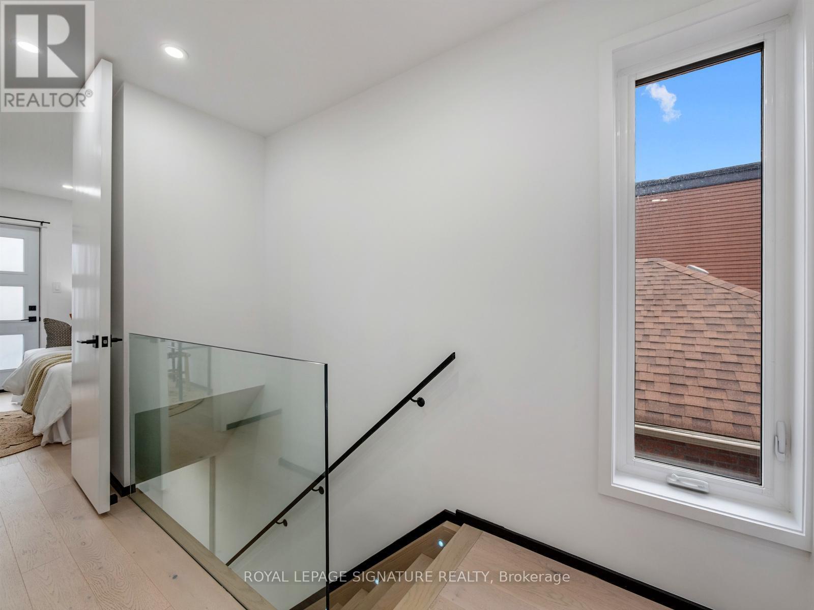 186 Oak Park Avenue, Toronto (woodbine-lumsden), Ontario