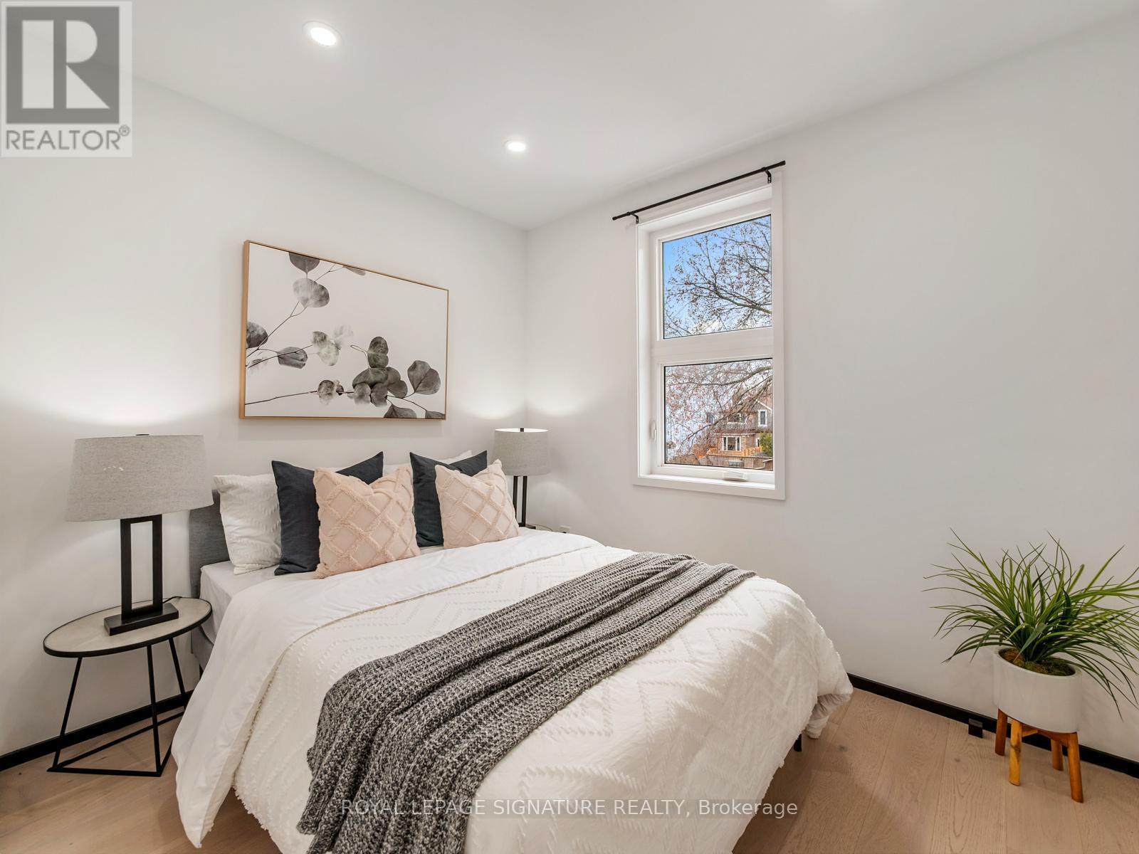 186 Oak Park Avenue, Toronto (woodbine-lumsden), Ontario