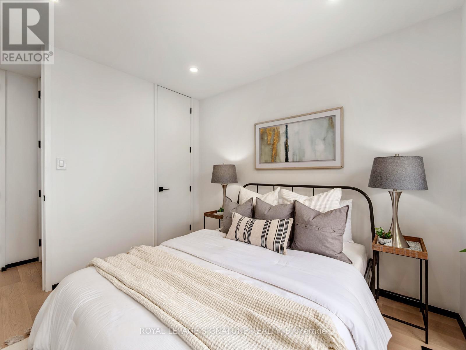 186 Oak Park Avenue, Toronto (woodbine-lumsden), Ontario