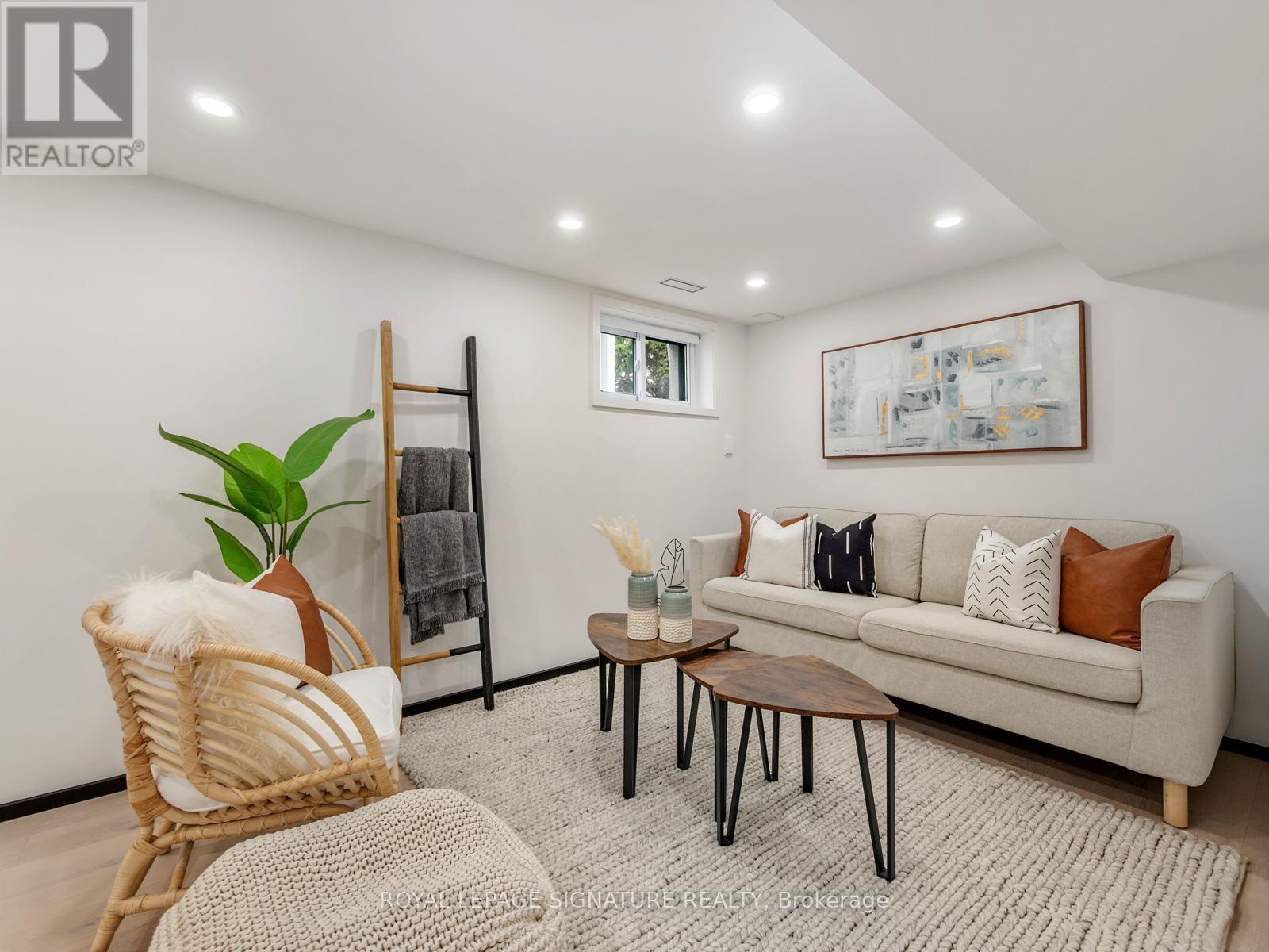 186 Oak Park Avenue, Toronto (woodbine-lumsden), Ontario