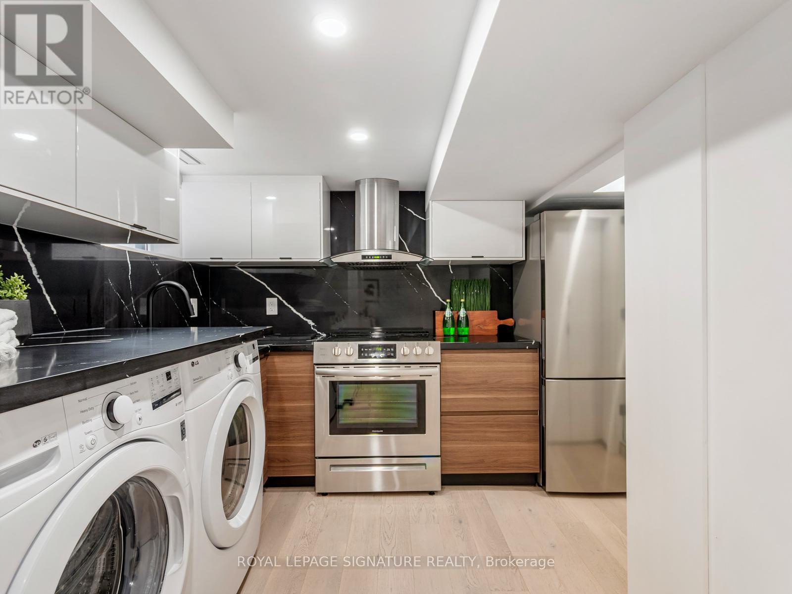 186 Oak Park Avenue, Toronto (woodbine-lumsden), Ontario