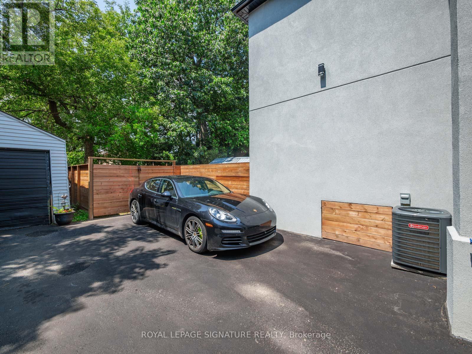 186 Oak Park Avenue, Toronto (woodbine-lumsden), Ontario