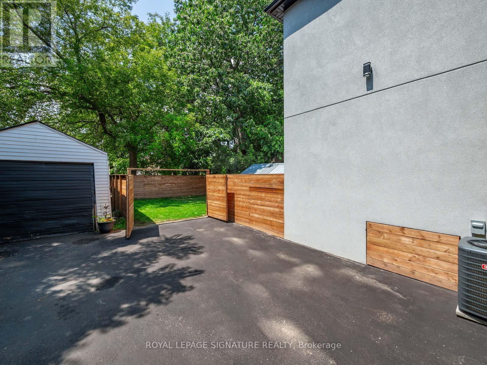 186 Oak Park Avenue, Toronto (woodbine-lumsden), Ontario