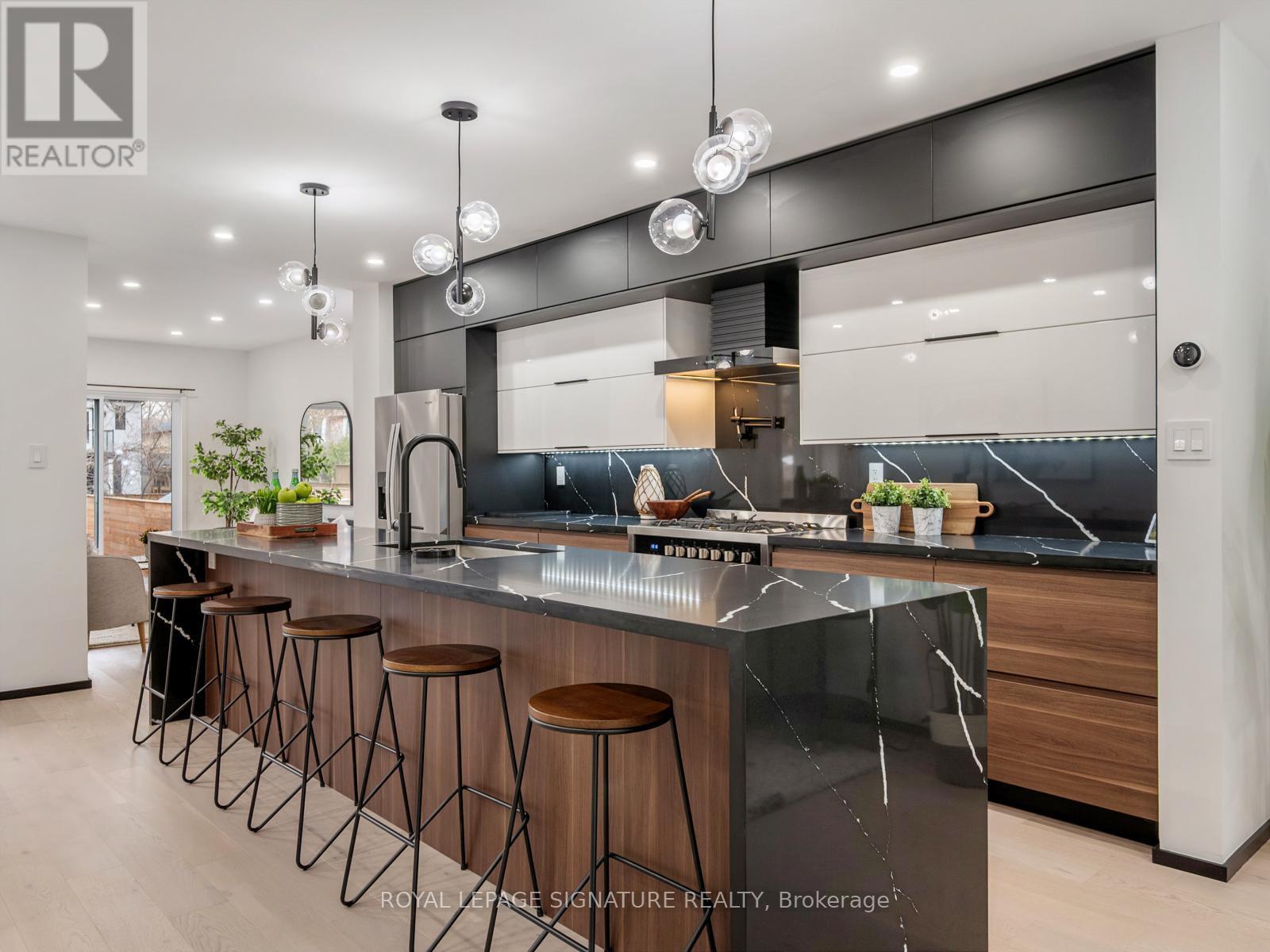 186 Oak Park Avenue, Toronto (woodbine-lumsden), Ontario