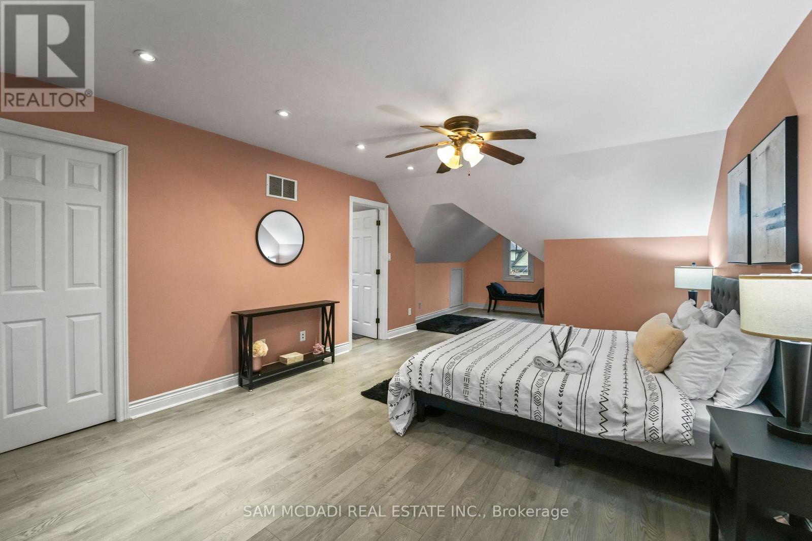 64 Wanita Road, Mississauga (port Credit), Ontario