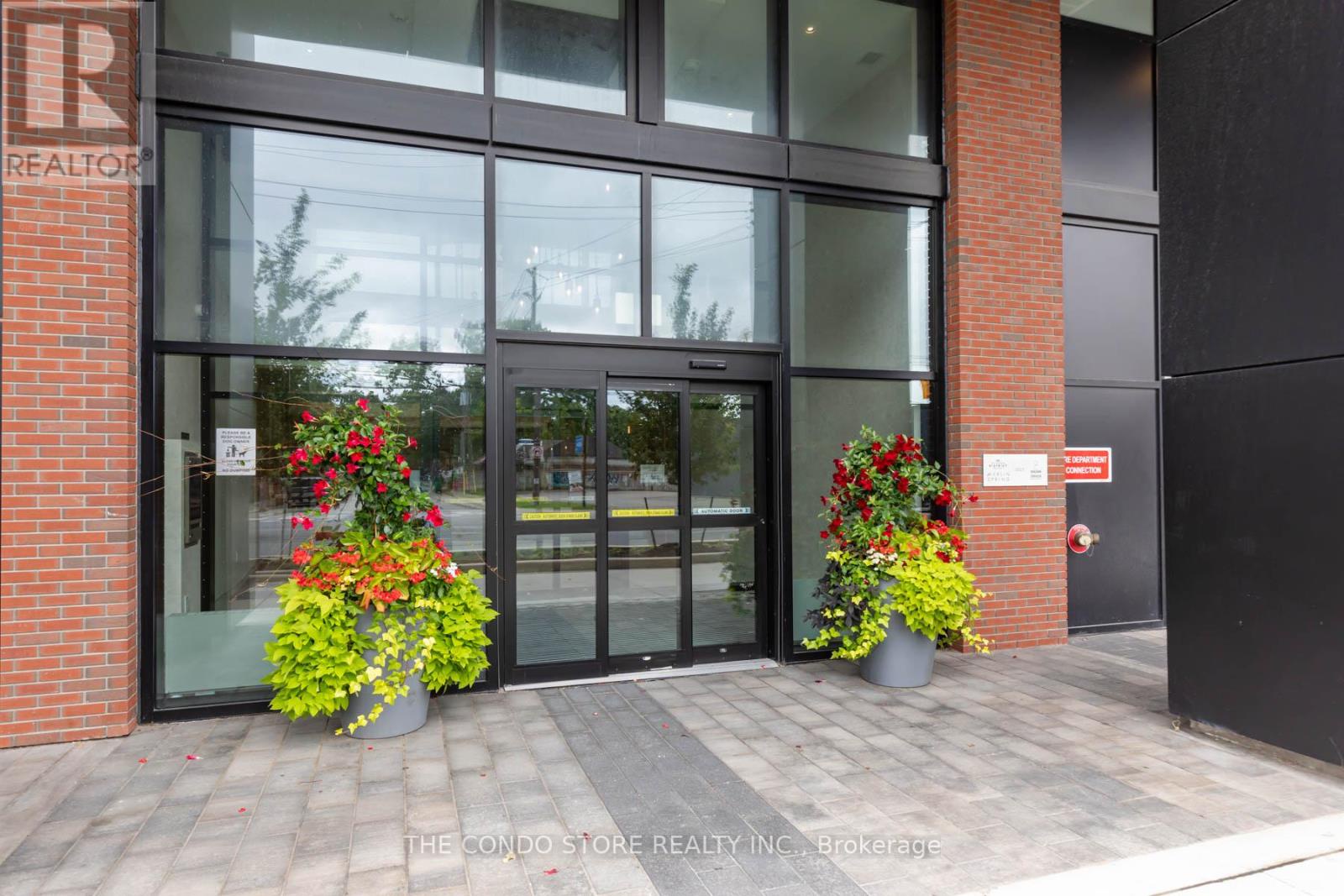 524 - 2300 St. Clair Avenue W, Toronto (junction Area), Ontario