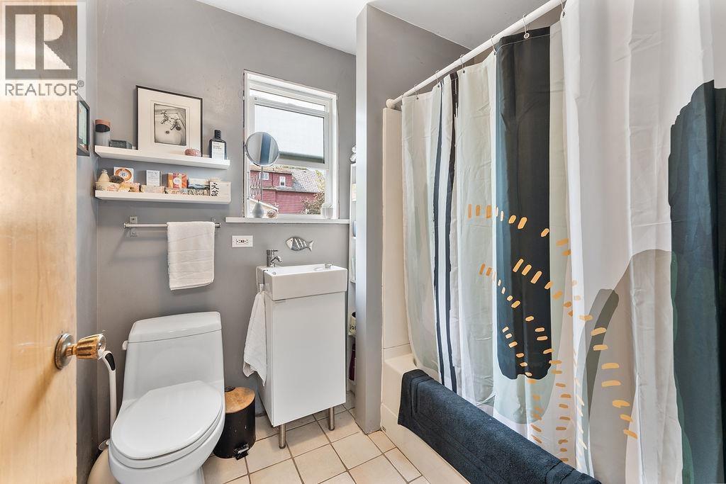 4225 John Street, Vancouver, British Columbia