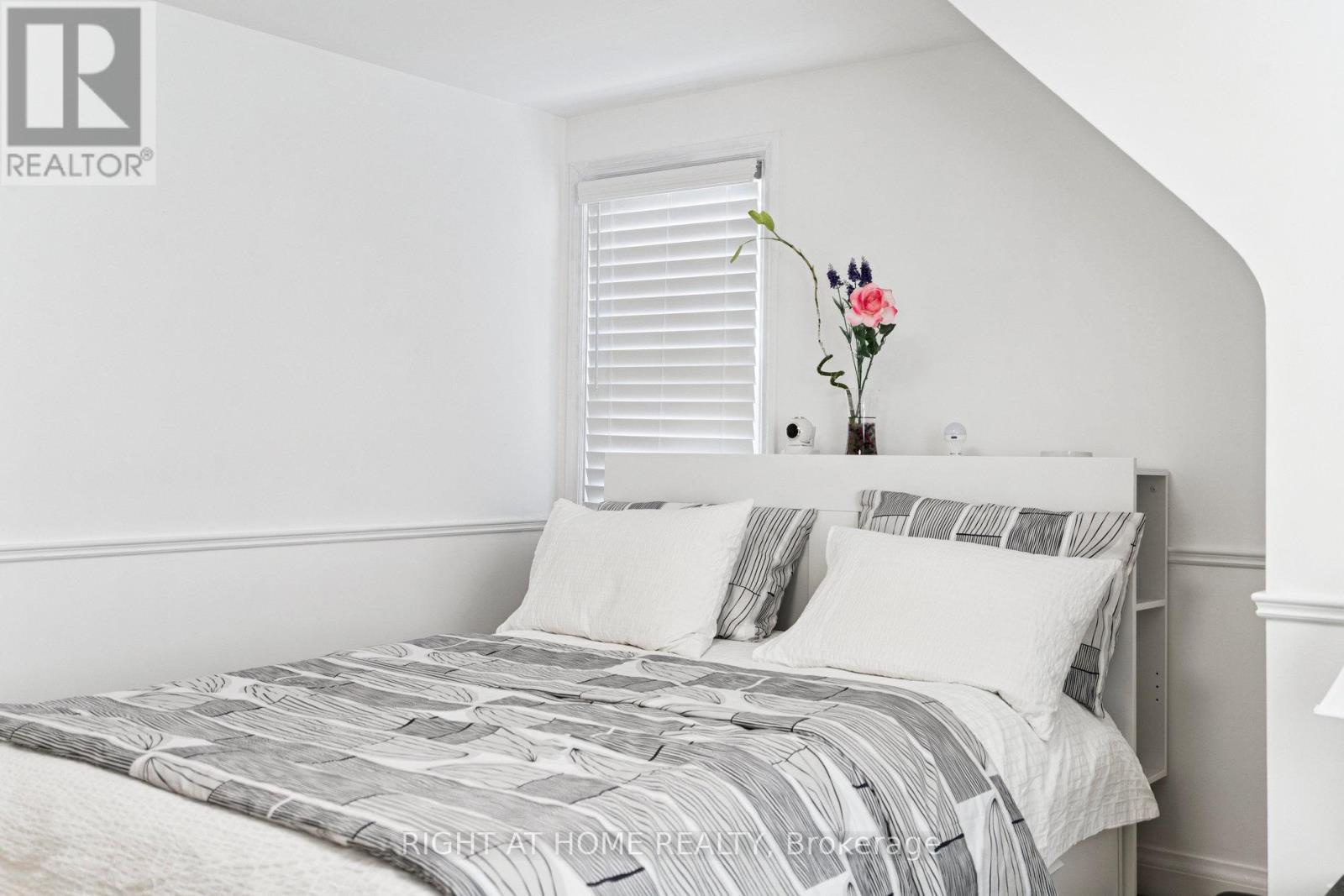 105 Glenridge Avenue, St. Catharines (old Glenridge), Ontario