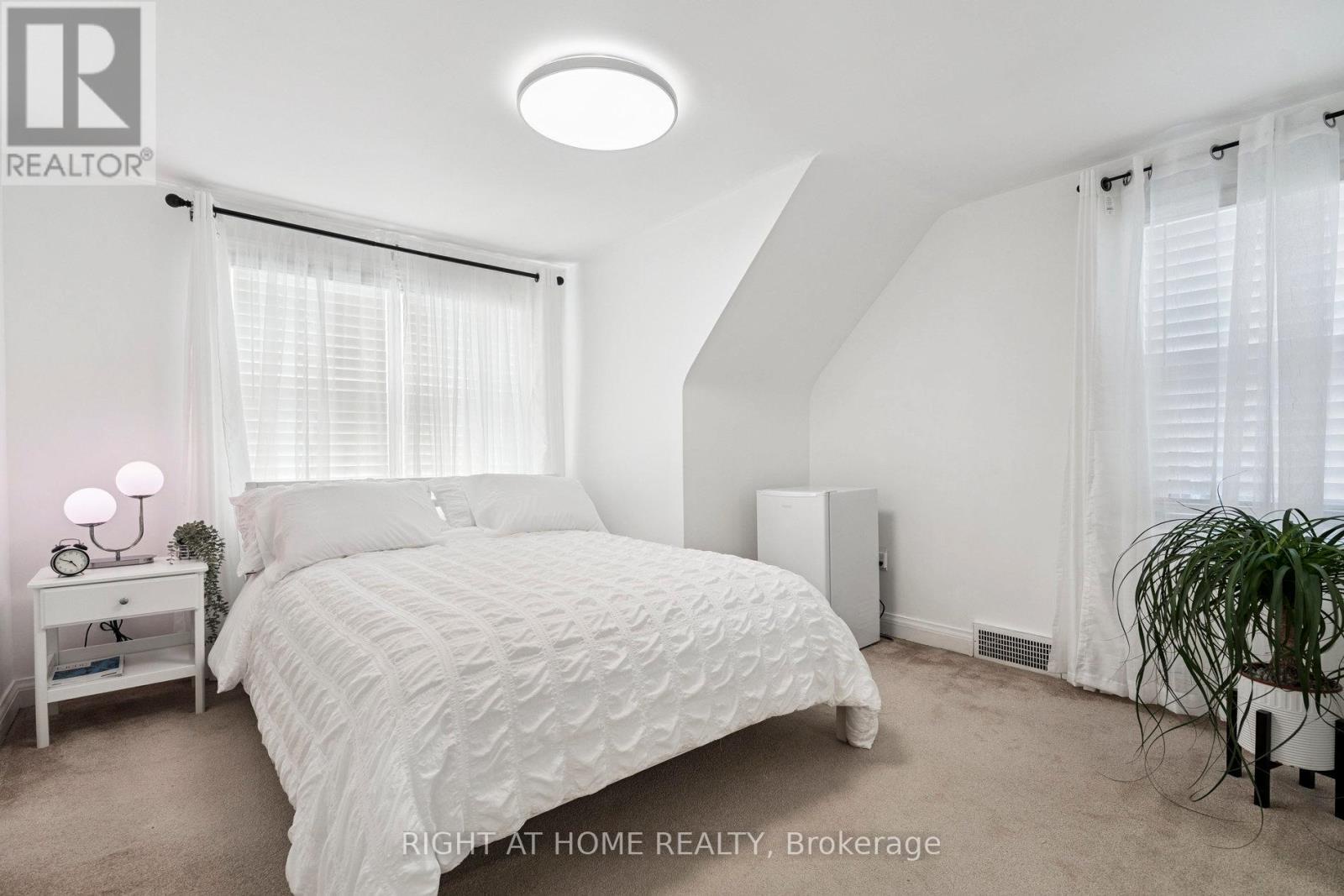 105 Glenridge Avenue, St. Catharines (old Glenridge), Ontario