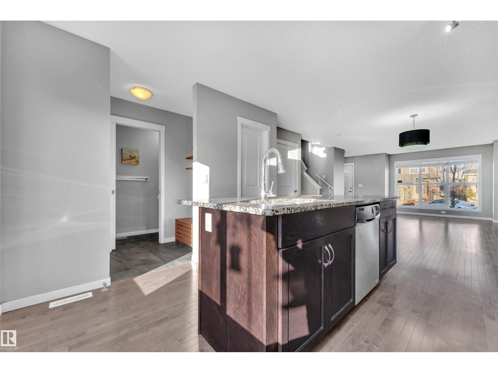 5239 20 Av Sw, Edmonton, Alberta