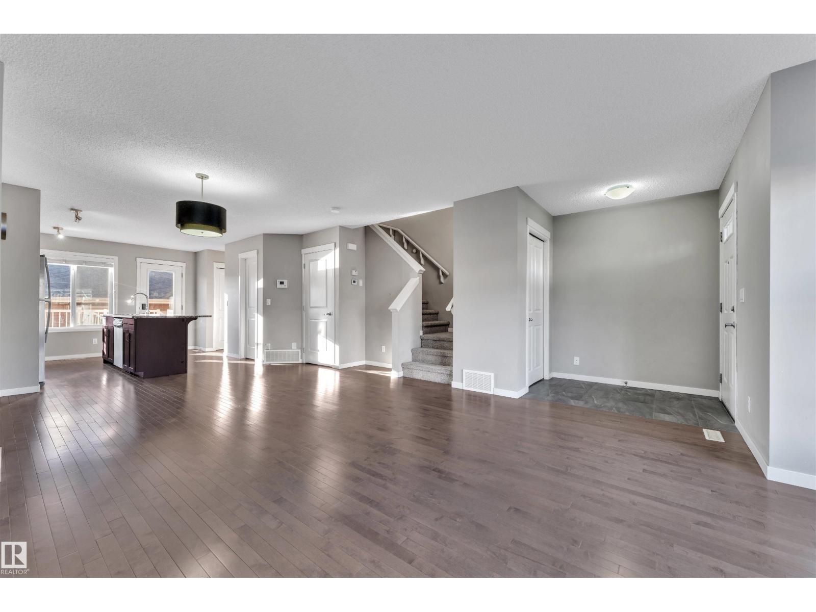 5239 20 Av Sw, Edmonton, Alberta