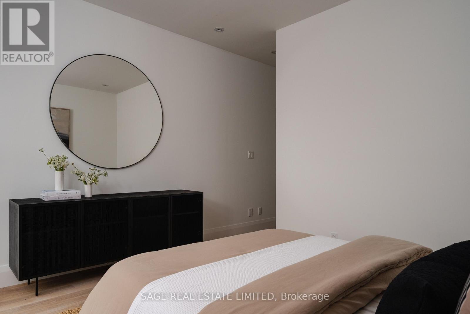 110b Palmerston Avenue, Toronto (trinity-bellwoods), Ontario